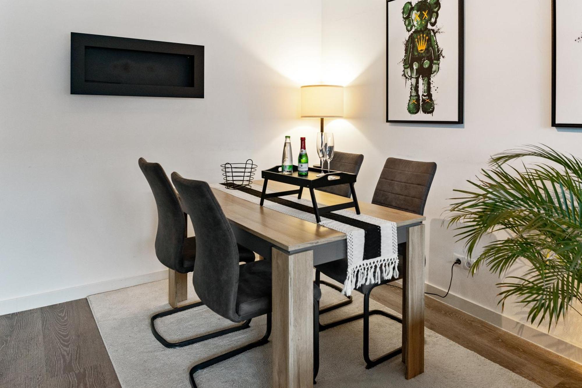 Modern Style Business Suite - Office - Kitchen - Balcony Herzogenaurach Extérieur photo